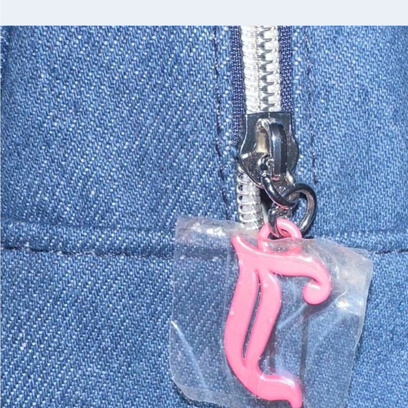 Juicy Couture Blue Denim Cosmetics Bag w/ Bonus Travel Bottle - Picture 9 of 12